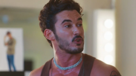 Coração Acelerado: João Raul perde a linha, arma barraco por ciúmes e é humilhado por Leandro em público