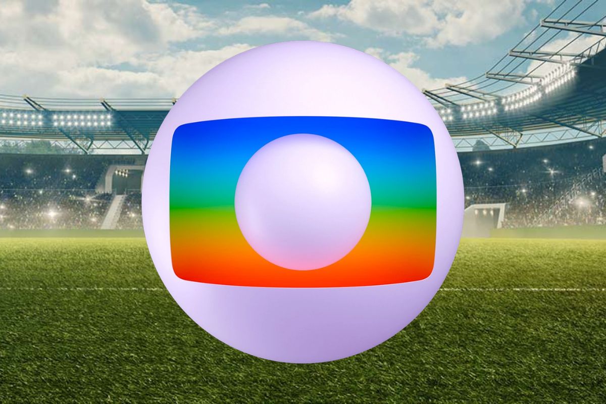 Logo da Globo com campo de futebol ao fundo