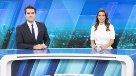 Record News ganha força e tira RedeTV! do 5º lugar com transmissão ao vivo