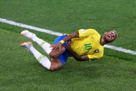 Lula caça briga e alfineta Neymar por ausência em jogos do Brasil na Copa: “Convocado home office”