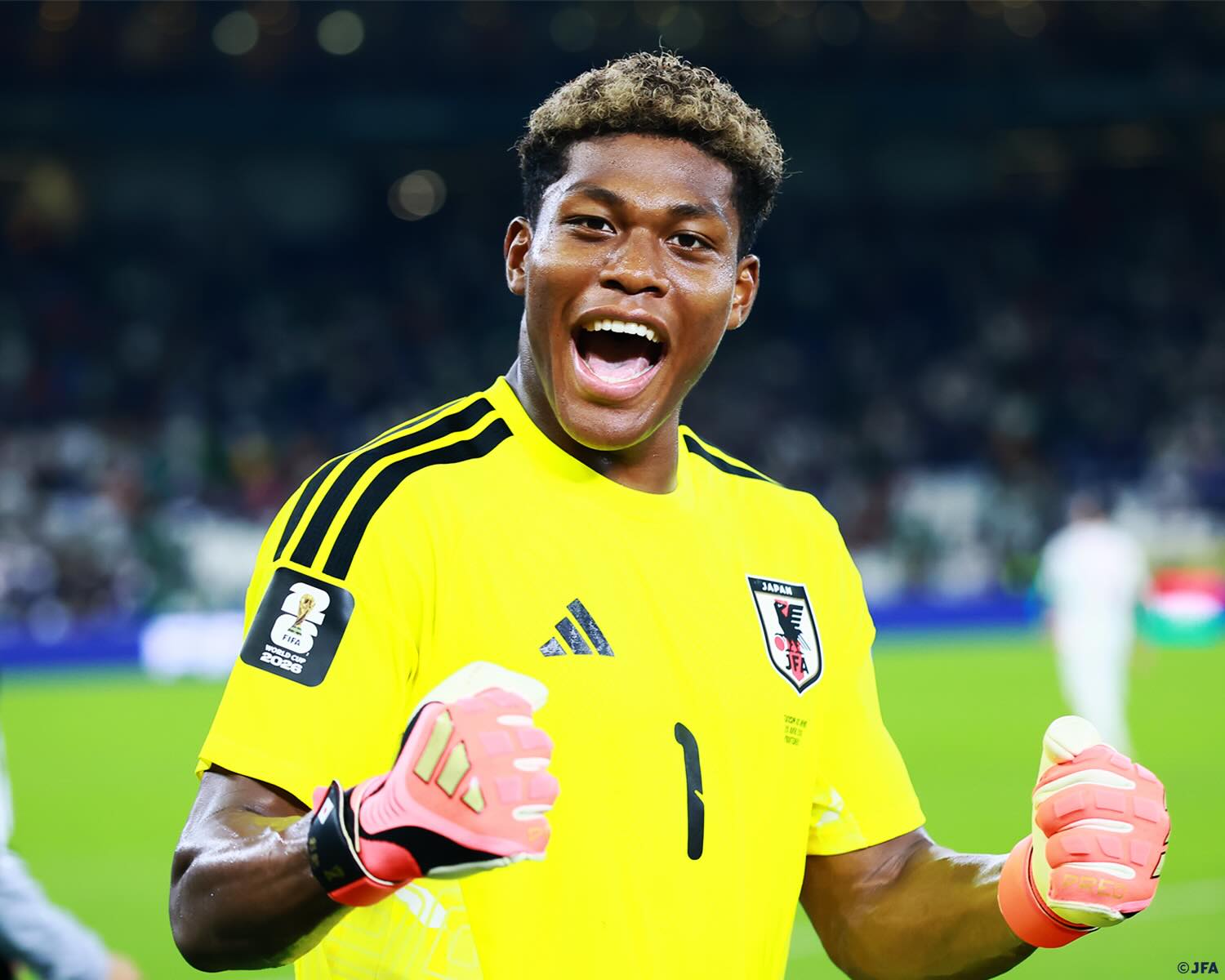 Zion Suzuki tem apenas 23 anos e é considerado um dos grandes goleiros do futebol mundial.