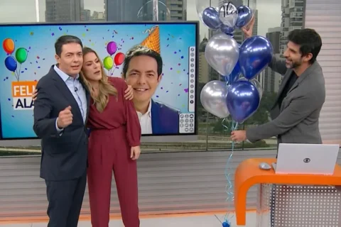 Repórter da Globo estraga surpresa de aniversário durante telejornal ao vivo