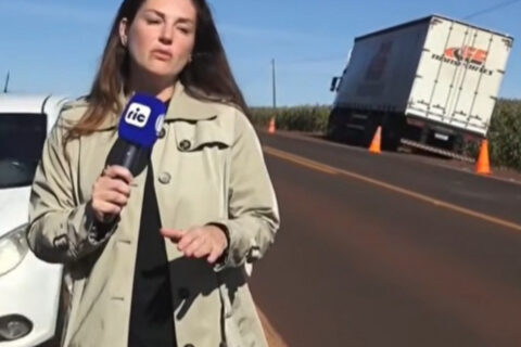Vídeo: Repórter da Record quase é atropelada ao vivo