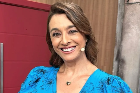Após “namoro” com Globo e SBT, Catia Fonseca inicia negociação com canal rival