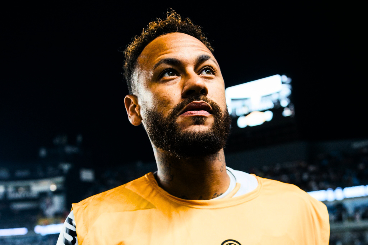 Neymar vive momento de polêmicas no Santos.