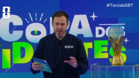 Ao vivo no SBT, vidente diz que Tiago Leifert vai deixar o canal; narrador surpreende com resposta