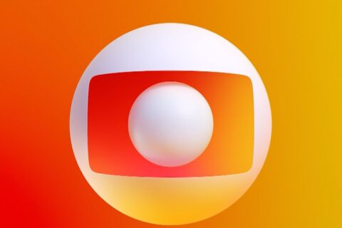 Ao vivo, repórter da Globo é atacada e ouve de entrevistado que canal mente