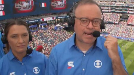 Ao vivo na Globo, Everaldo Marques vai na onda de Galvão e detona Fifa