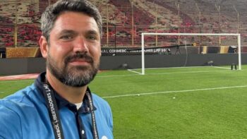 Repórter da Globo confronta colega durante coletiva da Copa e assusta jogador do Marrocos