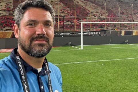 Repórter da Globo confronta colega durante coletiva da Copa e assusta jogador do Marrocos