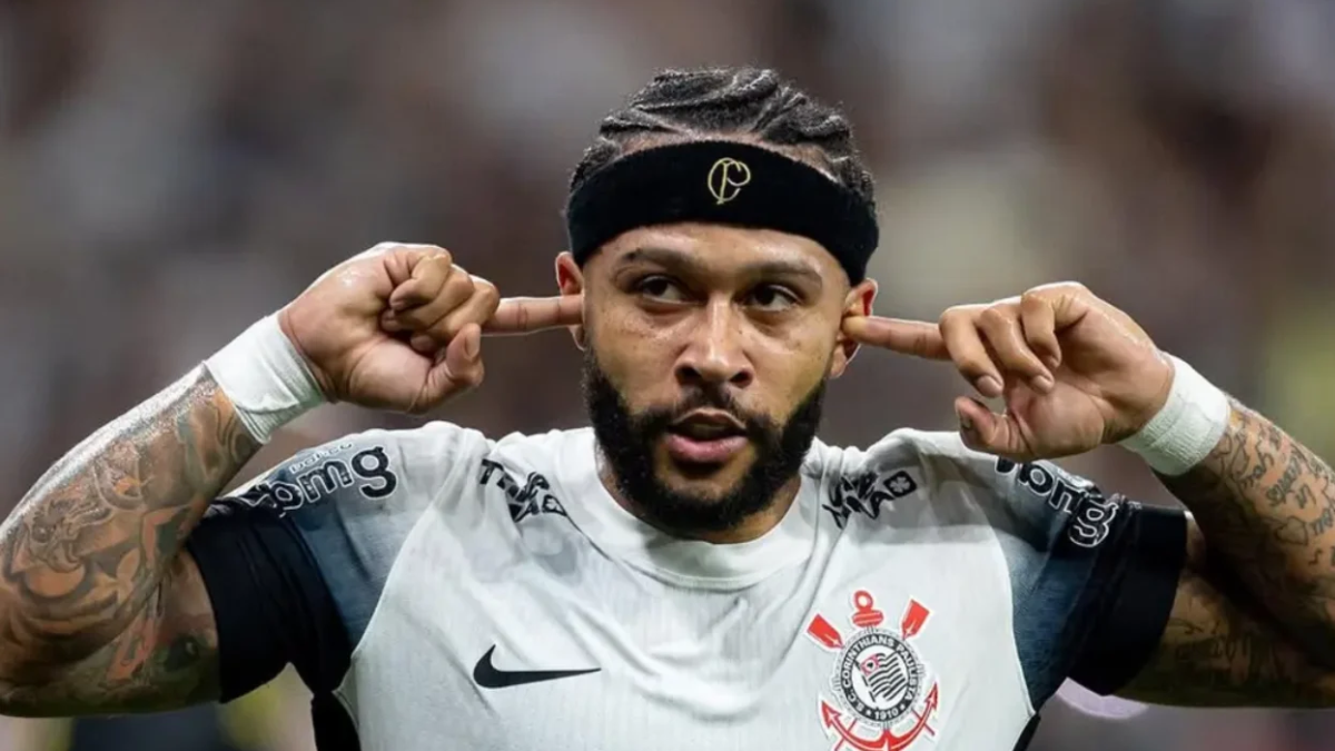 Após assumir renovação com Corinthians, Memphis tem data para desembarcar no Brasil