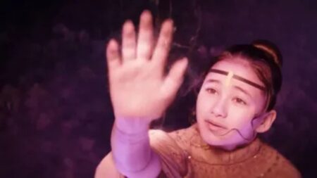 Atriz surda de Godzilla vs Kong morre aos 18 anos em acidente trágico