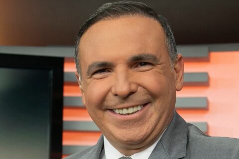 Ao vivo na Record, Reinaldo Gottino paga Uber para mulher se livrar de greve da CPTM