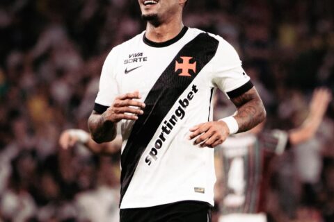 Polícia deflagra operação contra jogadores de futebol por tráfico de drogas e armas; atacante do Vasco é um dos alvos