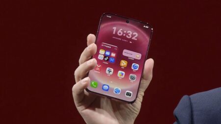 Sem dobrar ao meio: Huawei lança celular de tela larga com bateria de 7.000 mAh e câmera de 200 MP