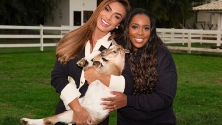 Nicole Bahls abriu as portas de sua propriedade rural de 20 mil m² no RJ, homenageou o atacante do Real Madrid e nomeou o cabrito como Vini Jr