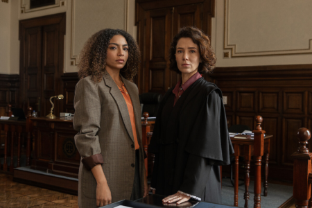 Ela deixou a toga após um tiro dentro do tribunal, mas agora lidera alunos para provar a inocência de um condenado: conheça Habeas Corpus, da Netflix