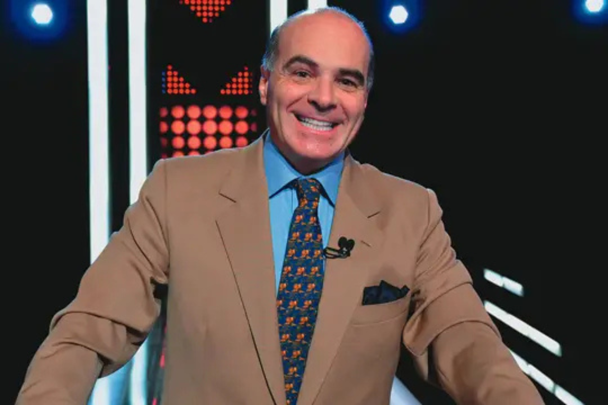 Marcelo de Carvalho apresentando na RedeTV!