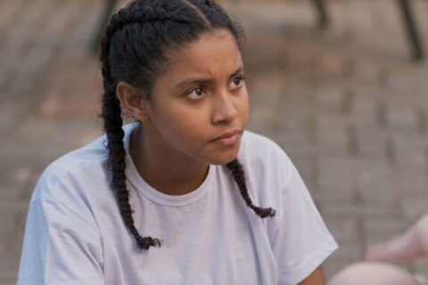 Por Você: Glorinha foge da escola após sofrer bullying e ataques virtuais e leva Bela a cobrar providências antes de pedir um tempo a Lucas