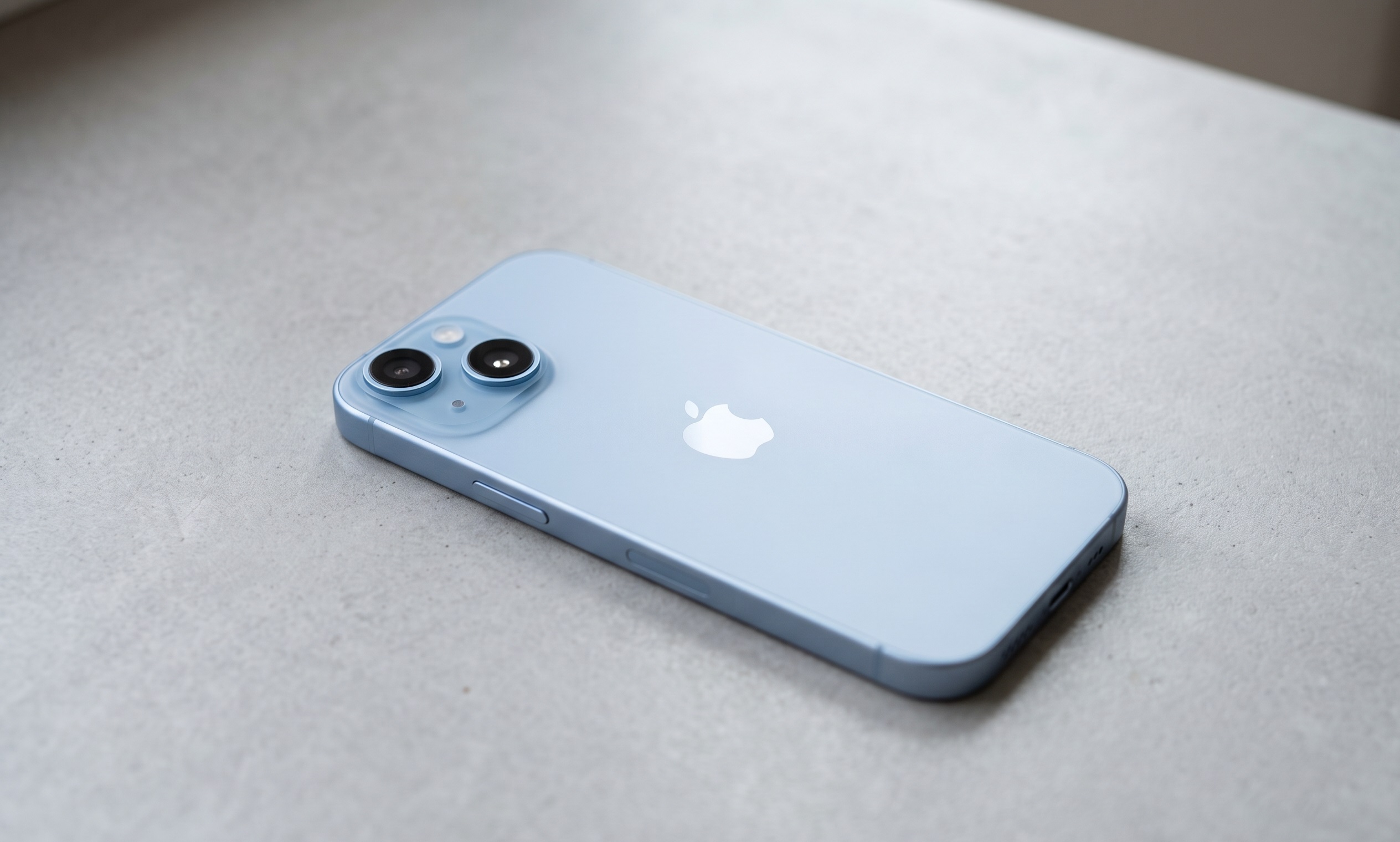 iPhone 15 entra em promoção