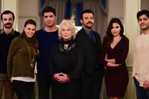 Quem acompanha Para Sempre no Meu Coração encontra 5 novelas turcas para maratonar, com histórias de vingança, romances proibidos e segredos de família