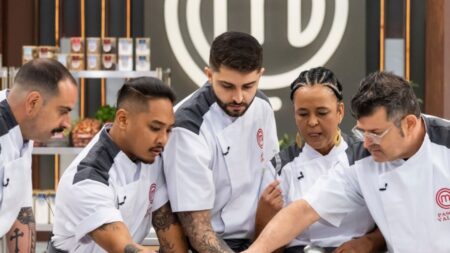 MasterChef Profissionais terá cabeças de frango na Caixa Misteriosa terça às 22h30; prova com vinho elimina chef