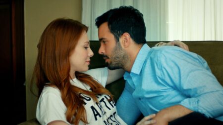 Amor de Aluguel estreia 2ª temporada grátis no YouTube nesta segunda (19), com capítulos dublados às 19h