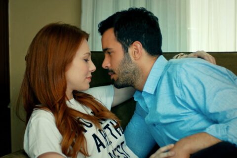 Amor de Aluguel estreia 2ª temporada grátis no YouTube nesta segunda (19), com capítulos dublados às 19h