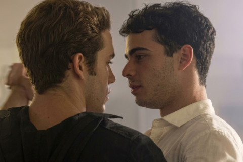 Medo? Globo decide adiar beijo gay entre Mau Mau e Felipe em Quem Ama Cuida