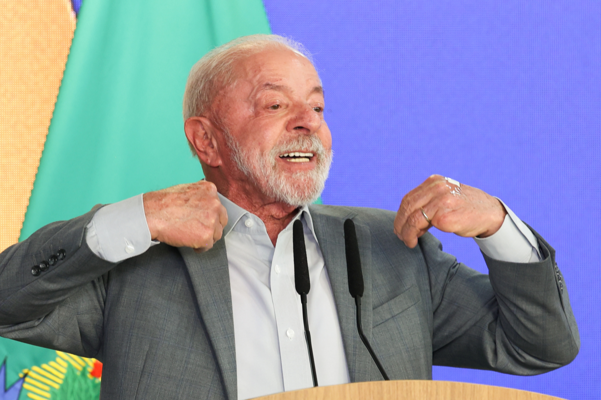 Presidente Lula discursando