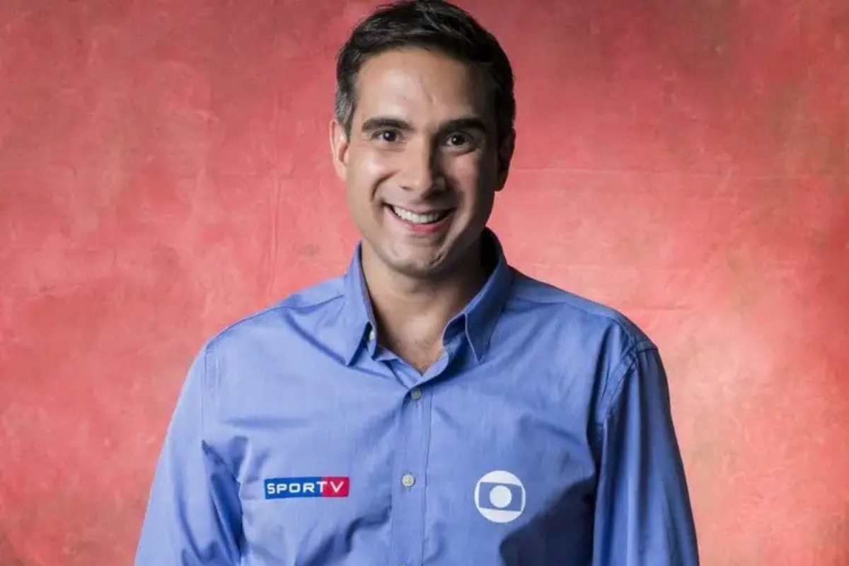 Gustavo Villani sorrindo